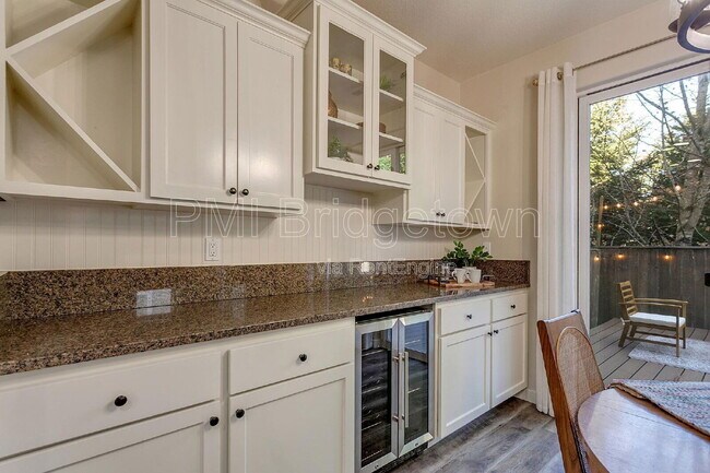 Building Photo - 21724 SW Vintner Ln