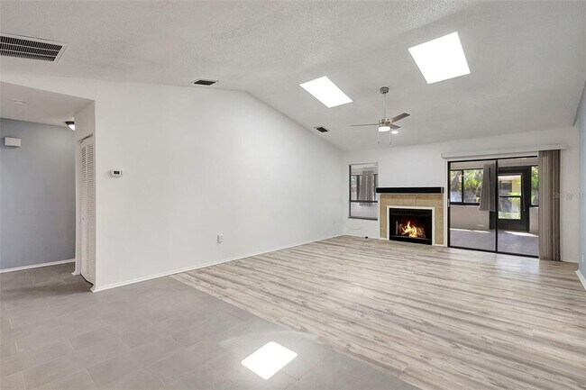 Building Photo - 107 Parkside Colony Dr