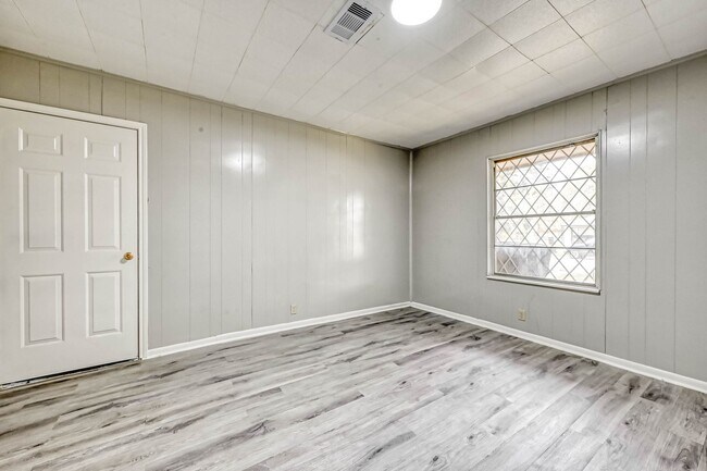 Building Photo - Affordable 3BD/2BA single-family house!