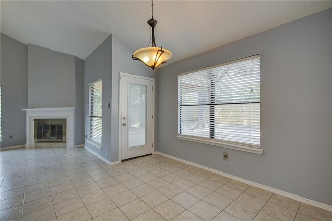 Building Photo - 4718 Brooklawn Dr