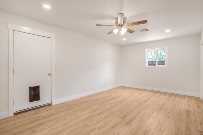 Building Photo - "Charming Newly Remodeled 4-Bed Oasis Touches in St. George – 1528 Sq Ft of Comfort!"