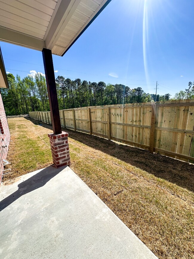 Building Photo - 1724 Rosemary