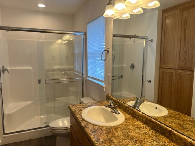 Building Photo - 1106-1108 W 11TH