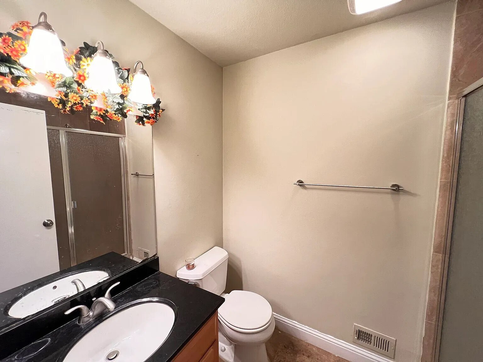 Building Photo - 6976 Claywood Way