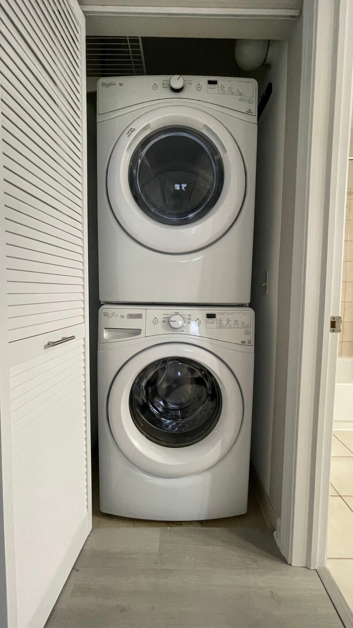 Washer/Dryer in Unit - 600 N Dearborn St