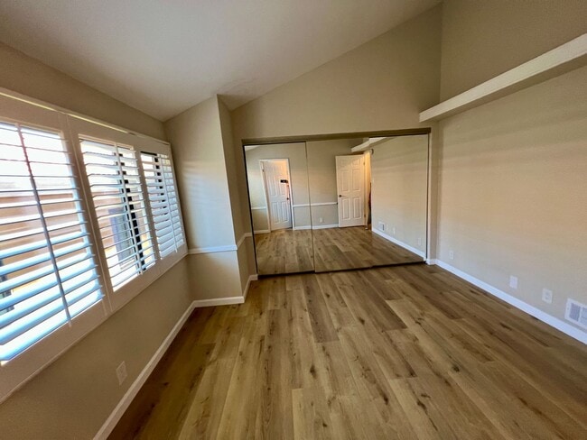 Building Photo - Great Natural light, Treetop Views with 2 Primary Suites plus OFFICE and a 2 car garage, It is li...