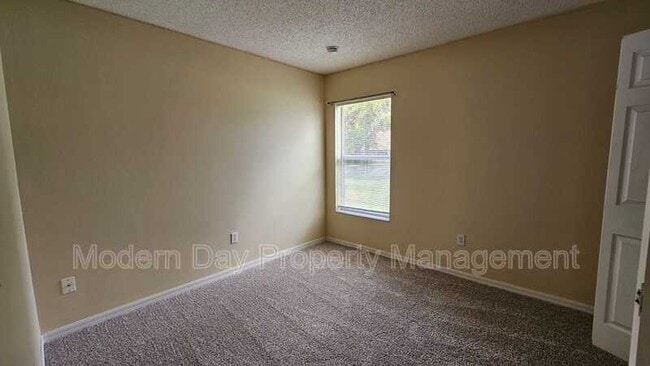 Building Photo - 10368 Lansfield St
