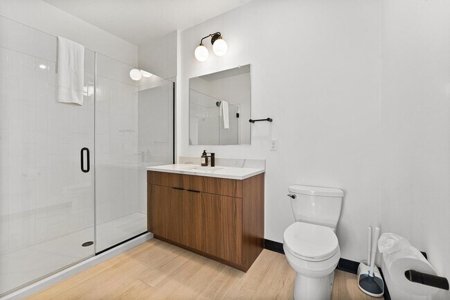 Building Photo - 600 Broadway-SI ID1240273P