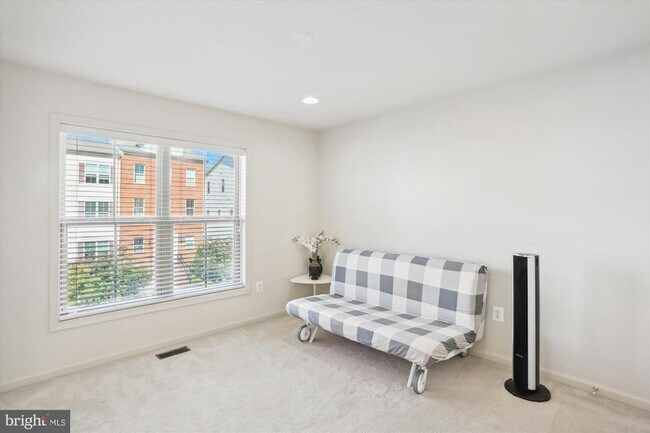 Building Photo - 13950 Estuary Dr