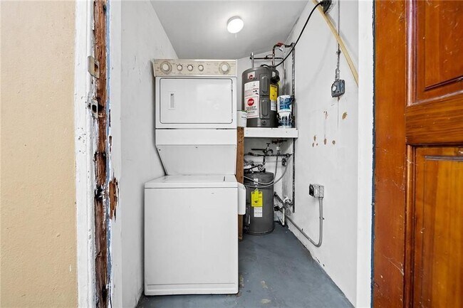 Building Photo - 583 NW 17th Pl