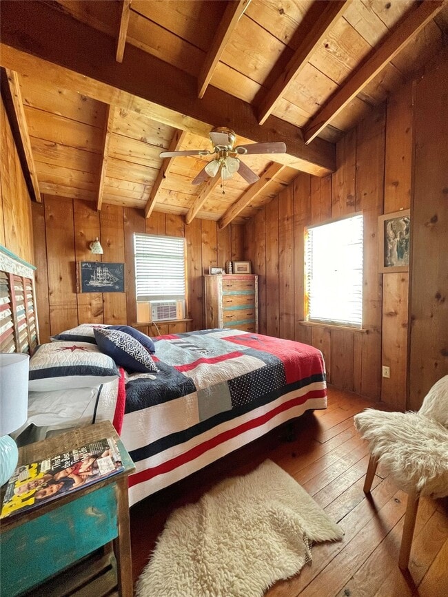 Building Photo - 1111 Surf Dr