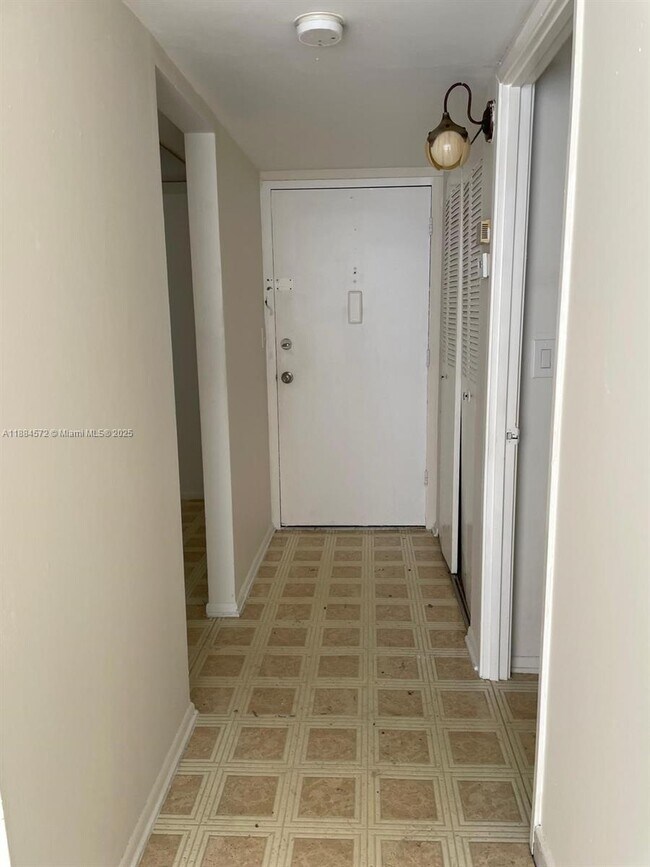 Primary Photo - 1301 NE Miami Gardens Dr