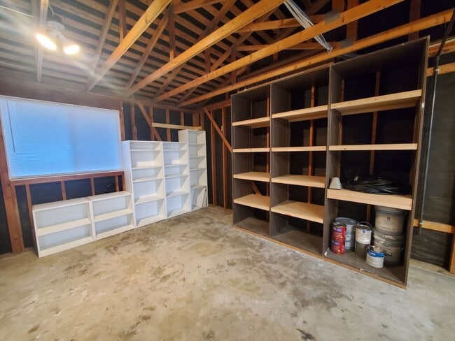 Building Photo - Charming Rambler in Renton Highlands