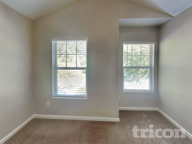 Building Photo - 5517 Village Trace