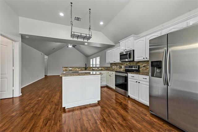 Building Photo - 2008 Cattle Creek Rd