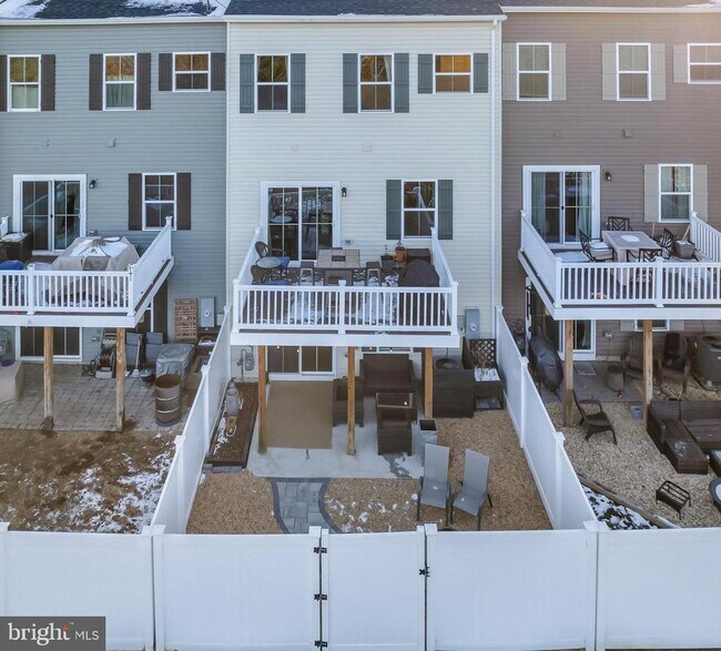 Building Photo - 131 Burkwood Ter