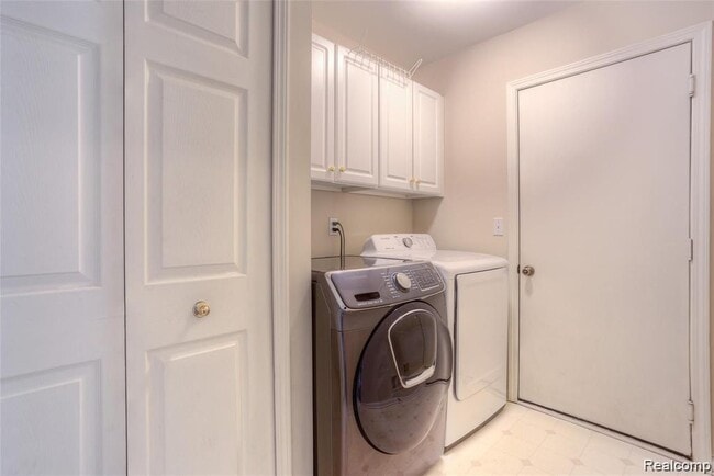 Building Photo - 38476 Lynwood Ct
