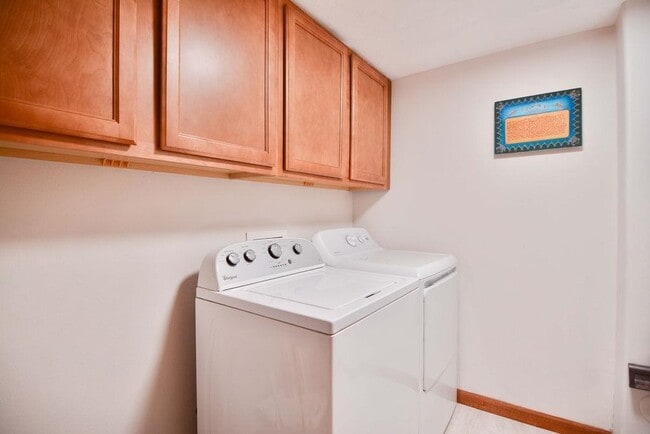 Building Photo - 1300 Nicholas Ln
