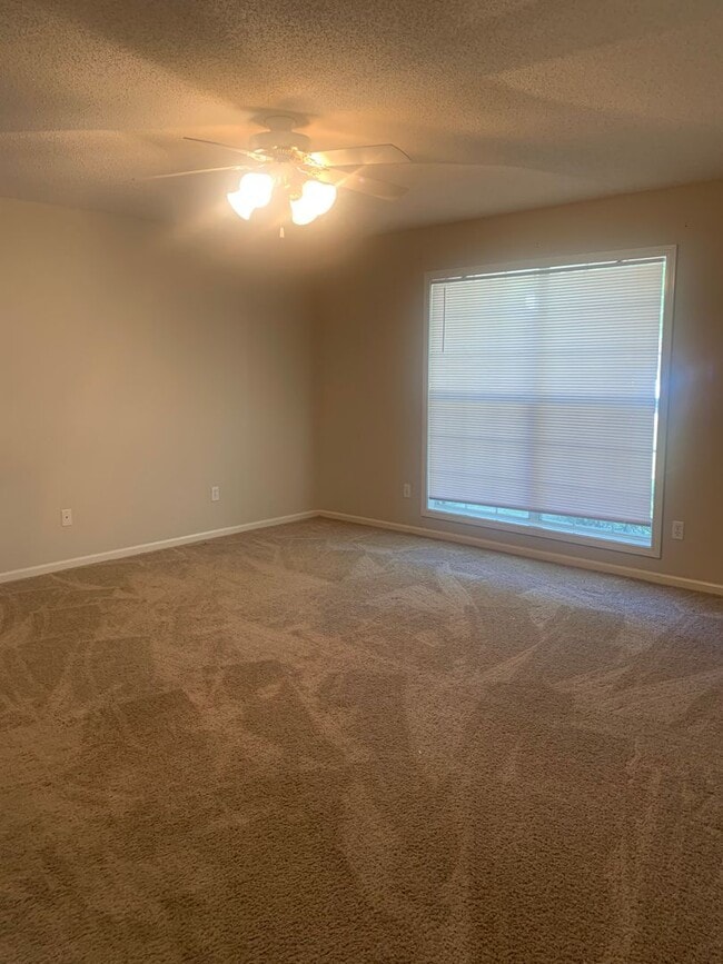 Building Photo - 117 Britt Dr