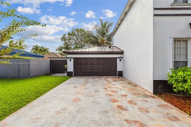 Building Photo - 20235 SW 129th Ave