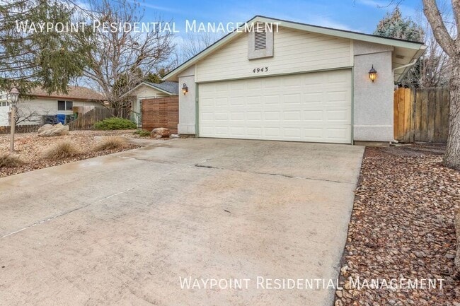 Building Photo - 4943 W Catalpa Dr