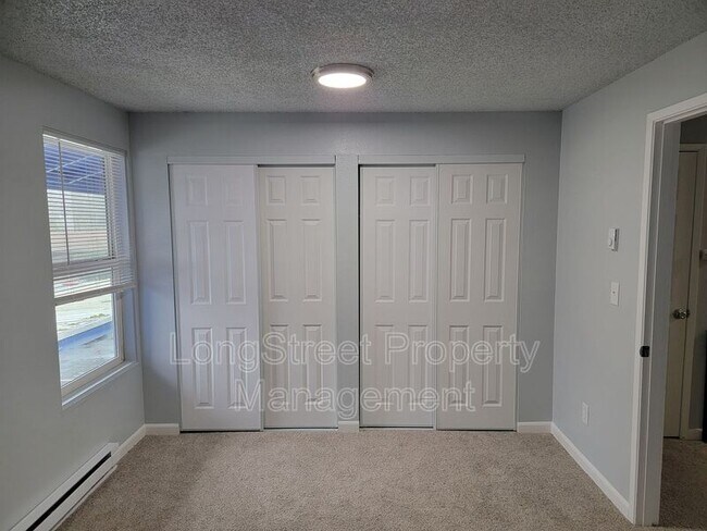 Building Photo - 3141 N Shore Dr SE