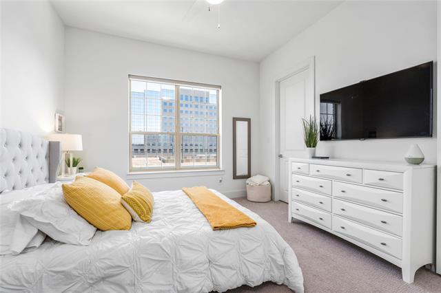 Building Photo - 15875 Spectrum Dr