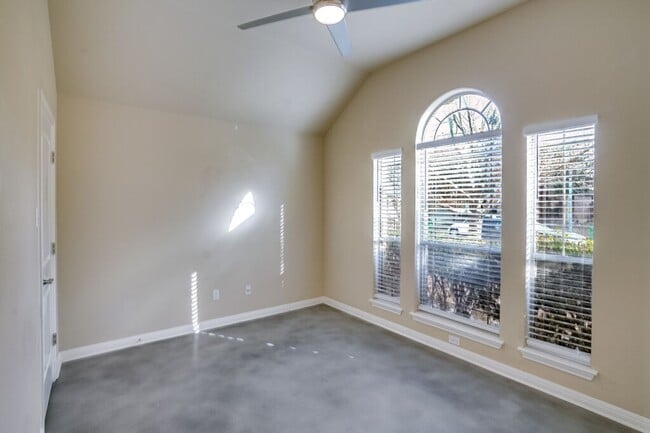 Building Photo - 125 Snowdrift Trail