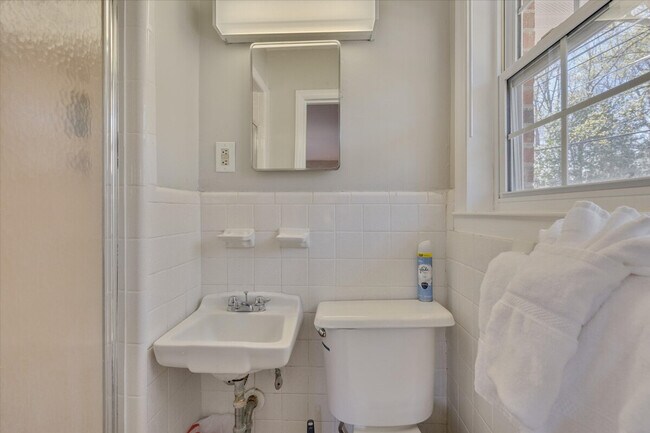 Building Photo - 4219 Neal Rd