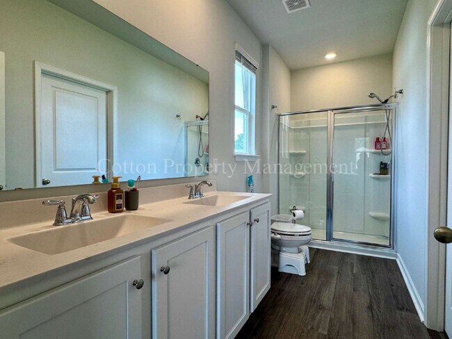 Building Photo - 816 Delta Ct