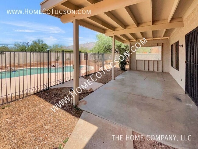Building Photo - 5243 N Stonehouse Pl