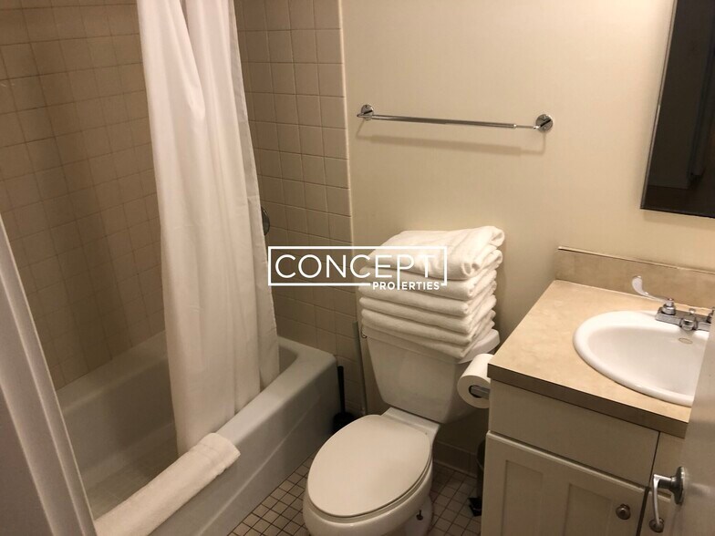 Building Photo - 40 Boylston St