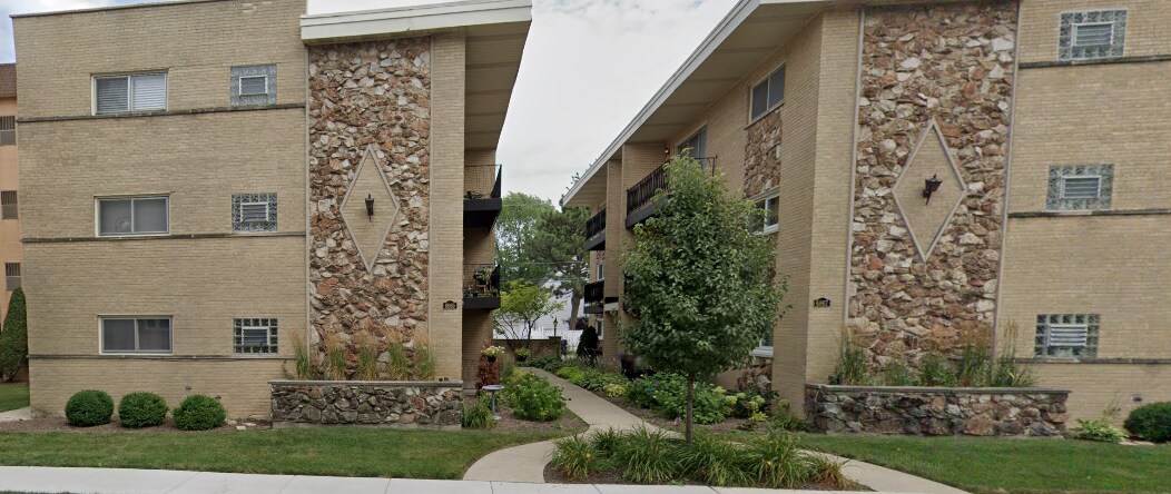 Building Photo - 6867 N Overhill Ave