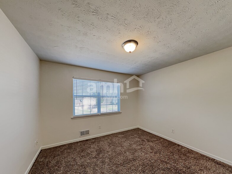 Building Photo - 137 Solomon Dr