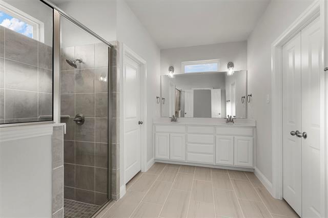 Building Photo - 135 Mesa Dr