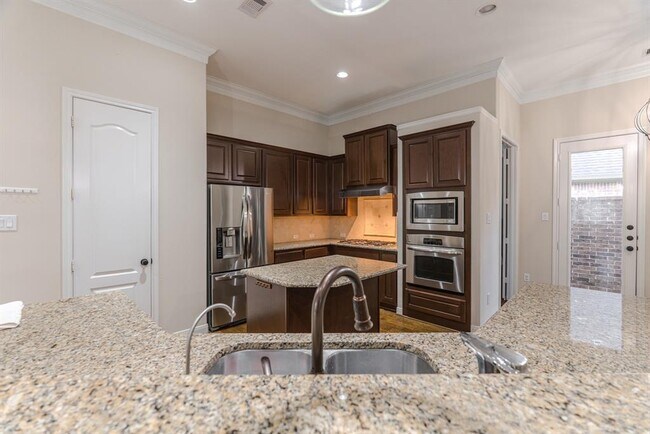 Building Photo - 34 Danby Place