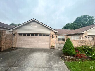 Building Photo - West Knox 2 Bedroom 2 Bath condo