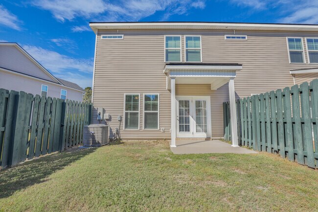 Building Photo - 116 Ainsdale Dr