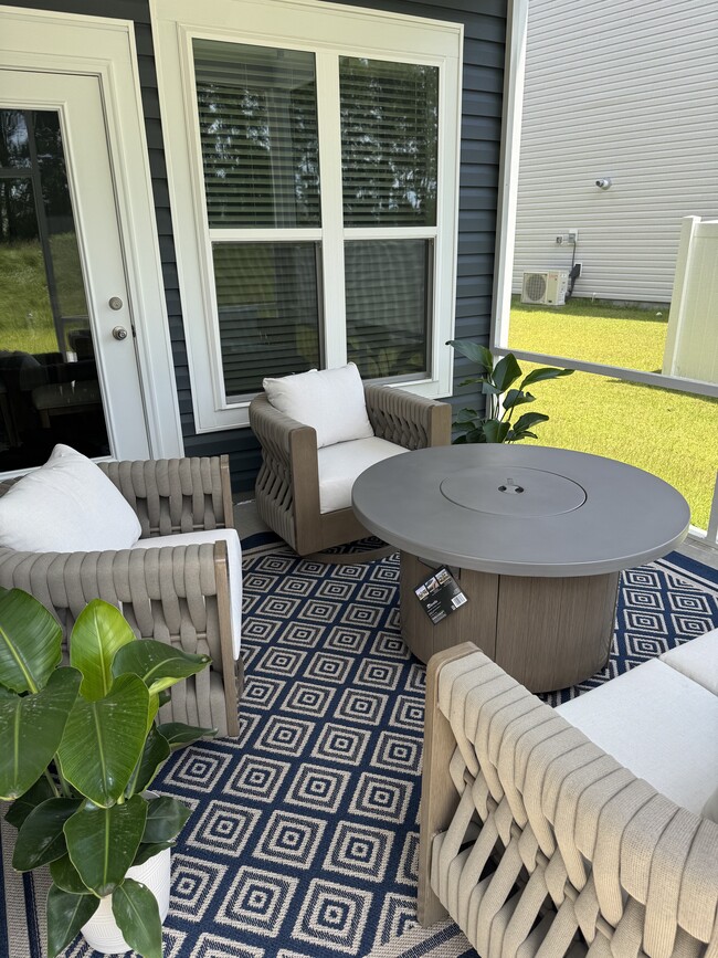 Building Photo - 5435 Shelly Lynn Dr