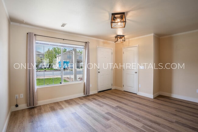 Building Photo - 215 S 1050 W