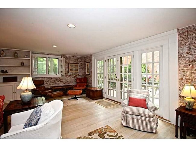 Building Photo - 434 Bellevue Ave