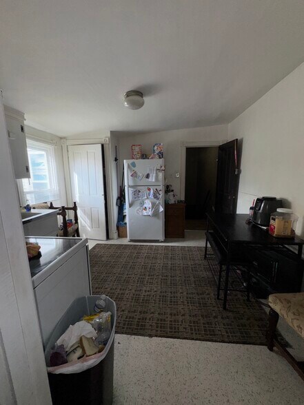 Building Photo - 112 Webster Ave