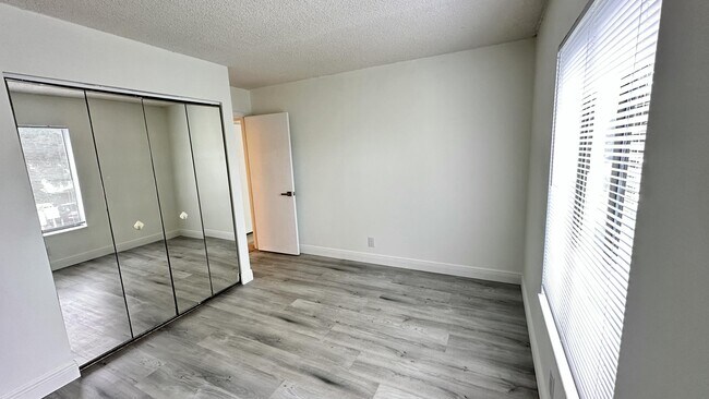 Building Photo - 1111 Green Pine Blvd