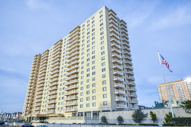 Building Photo - 5000 Boardwalk