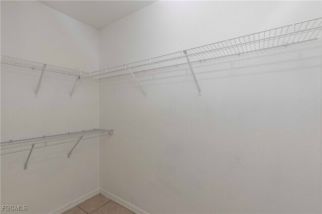 Building Photo - 127 SW 11th Terrace