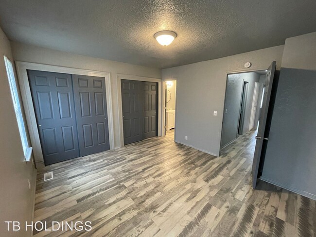 Building Photo - 2 br, 2 bath House - 601 NW 121st Terr.