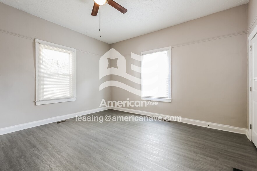 Building Photo - 22 10th St