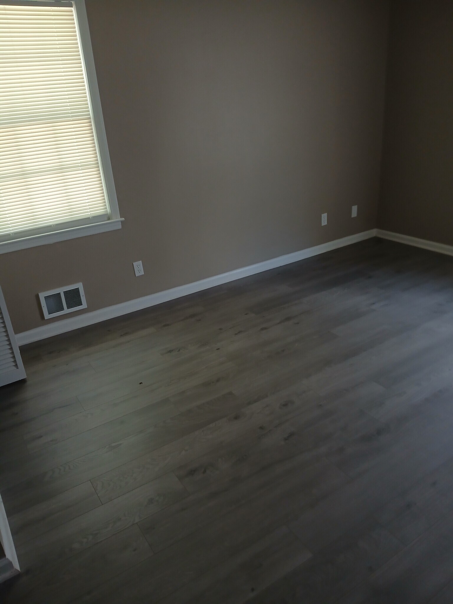 Building Photo - 107 Twin Creek Ct