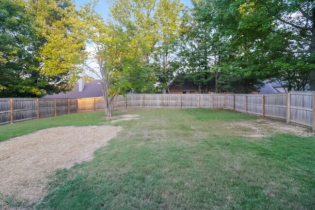 Building Photo - 1502 Appling Wood Cove S