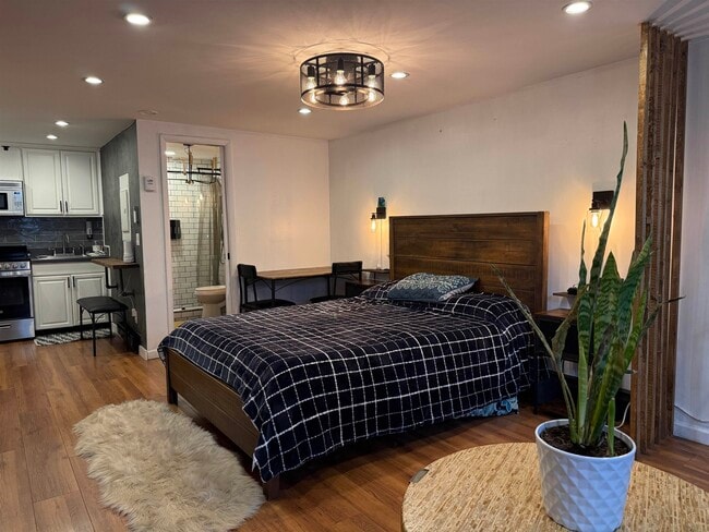 Building Photo - 42 Willow Wood Ct